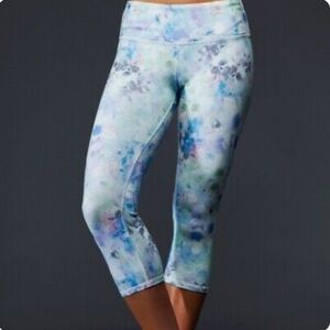 Alo yoga active wear airbrushed capris